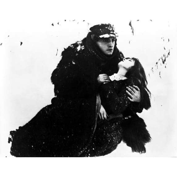 A film still featuring Lillian Gish Photo Print (8 x 10)