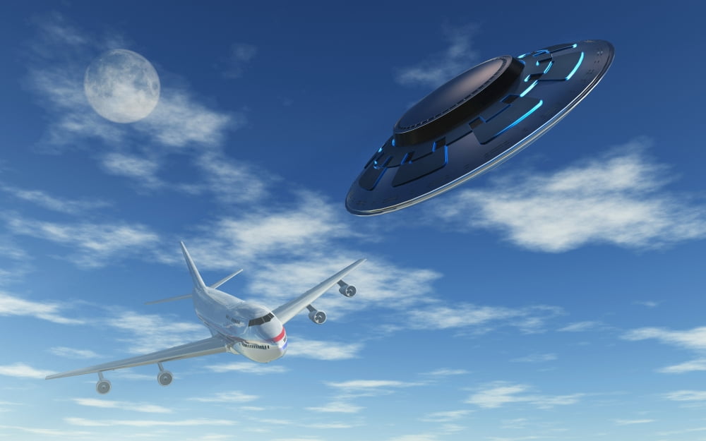 A flying suacer buzzing a Boeing 747 commercial airliner Canvas Art - Mark StevensonStocktrek Images (36 x 23)