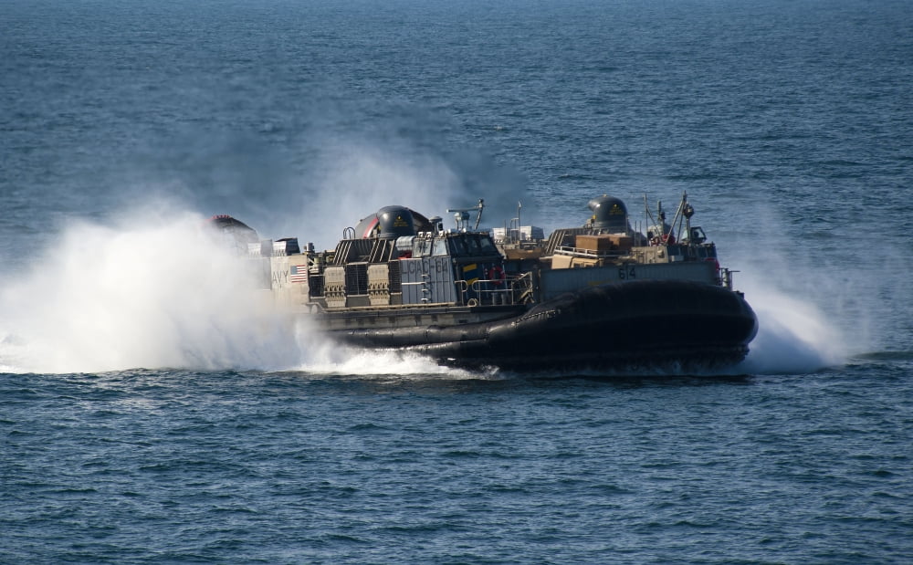 A landing craft air cushion transits the Arabian Gulf Canvas Art - Stocktrek Images (36 x 22)