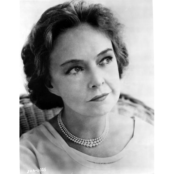 A portrait of Lillian Gish Photo Print (24 x 30)