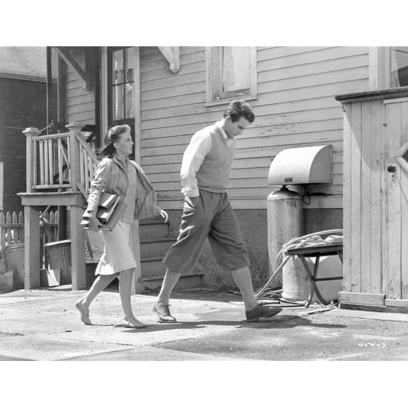 A scene from Splendor In The Grass Photo Print (8 x 10)
