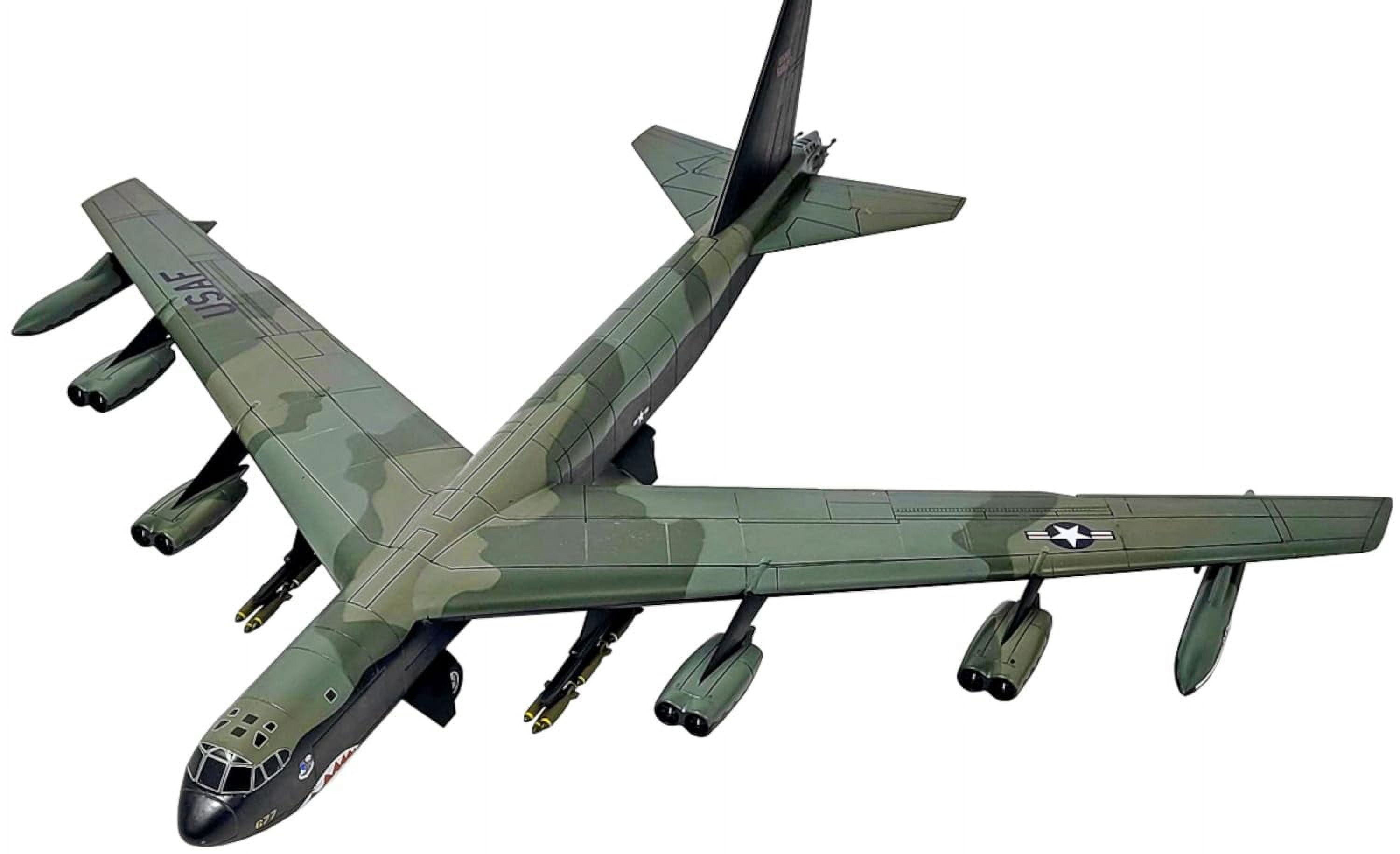 タミヤ Boeing B-52D Stratofortress 1/100 Amazon.com: Tamiya Models Boeing B-52D Stratofortress Model
