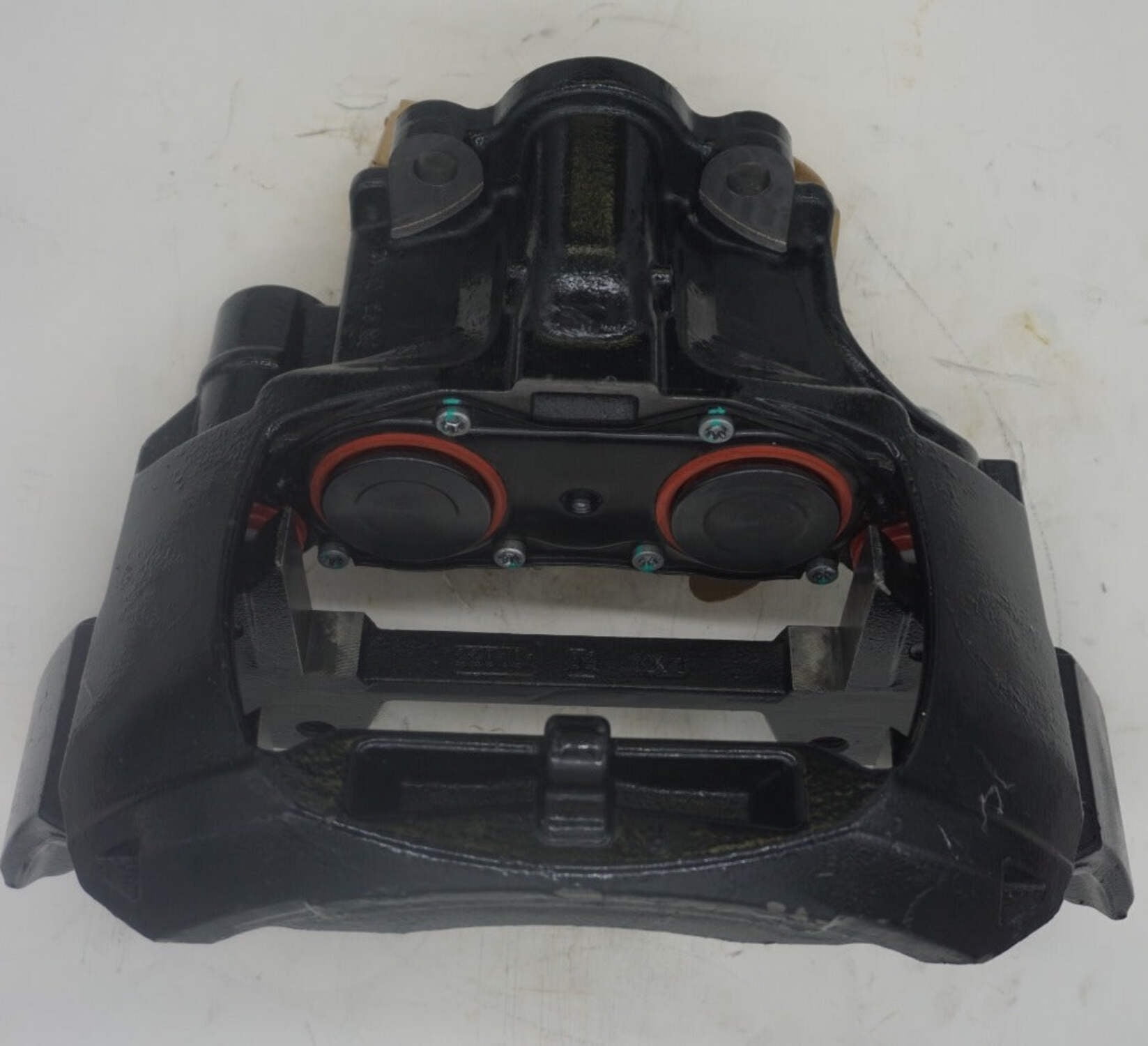 ADB22X Air Disk Brake Caliper Right Hand Side (RH) with Carrier Compatible with Bendix 802985 / 802984
