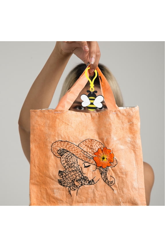Bee Keyrings Cute Design PVC Material For Family Members And Friends Party Favors 12Pcs