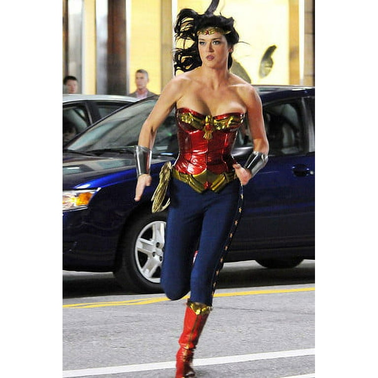 Wonder Woman' action shots: Adrianne Palicki gets new costume -- PHOTOS