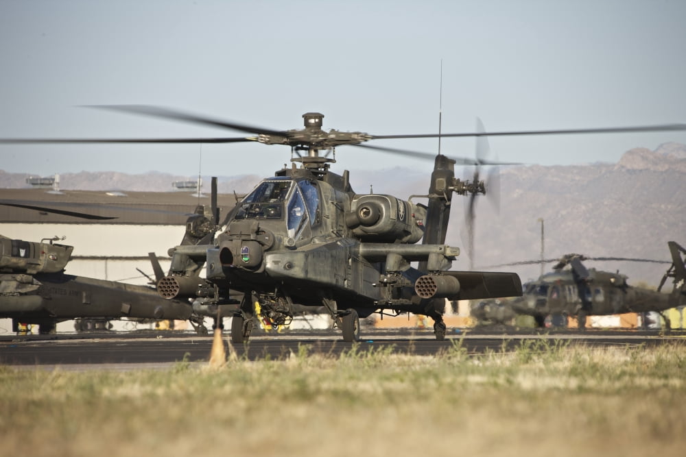 AH-64D Apache Longbow taxiing out to the launch pad Canvas Art - Terry MooreStocktrek Images (18 x 12)