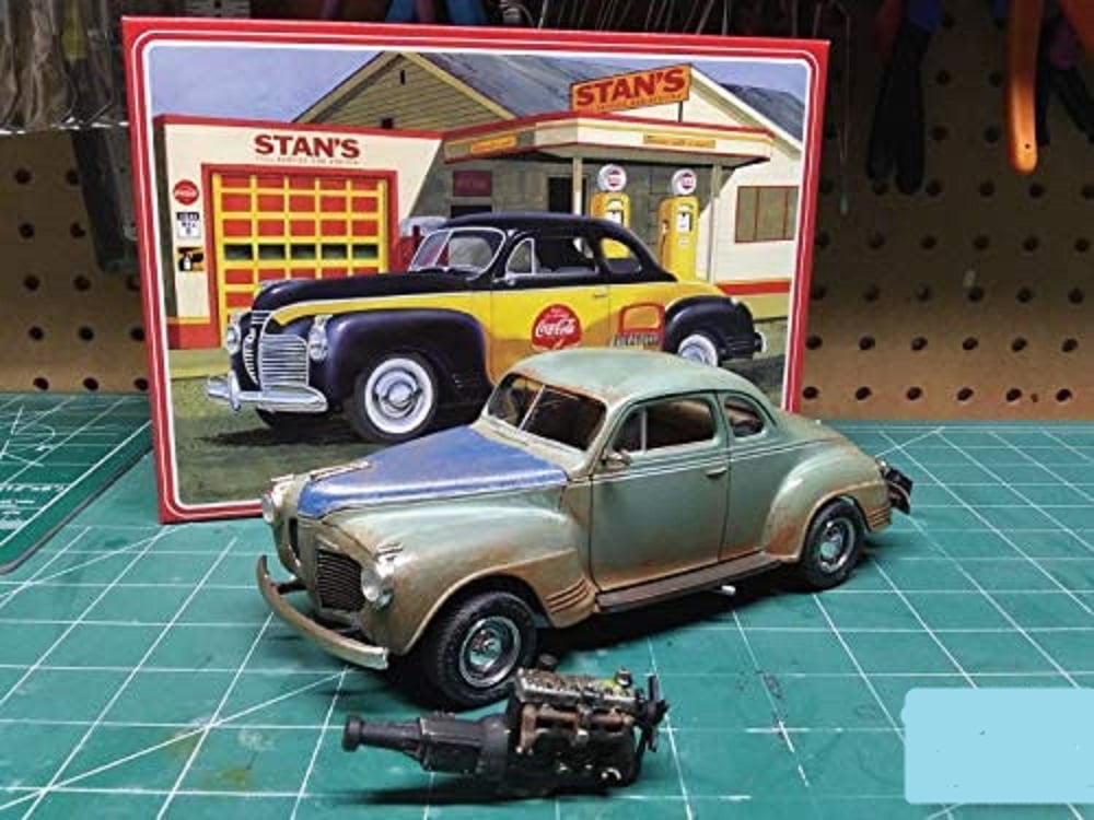 AMT AMT1197M Skill 3 Model Kit 1-25 Scale Model 1941 Plymouth Coupe with 4 Bottle Crates Coca-Cola