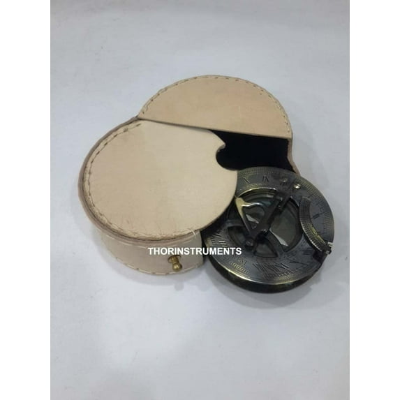 ANTIQUE NAUTICAL SUNDIAL COMPASS WITH WHITE LEATHER CASE FREE