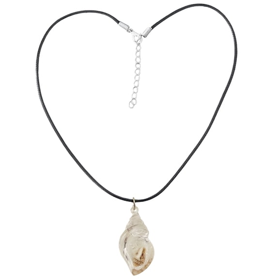 AOOOWER Elegant Seashells Pendant Necklace Adornment in Resin Material for Beach Lovers