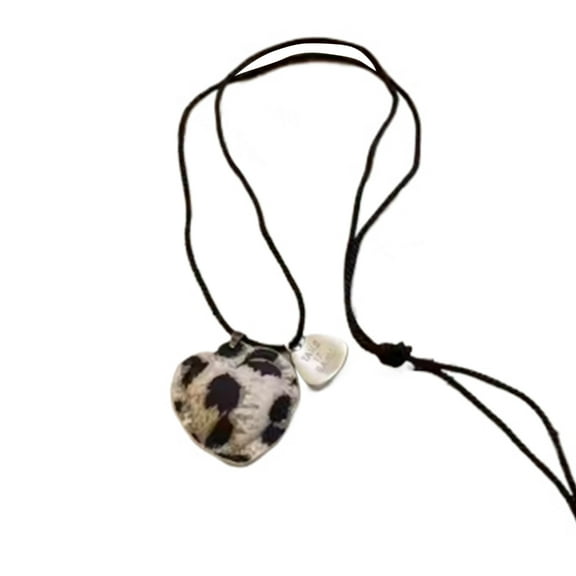 AOOOWER Sophisticated Heart Necklace Featuring Cord Stylish Vintage Statement Jewelry