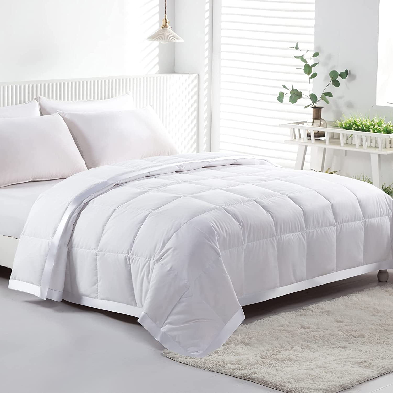 APSMILE California King Size Lightweight Down Blanket Summer Cooling Feather Down Comforter Ultra Soft Breathable Bed Quilt Duvet White 104x96