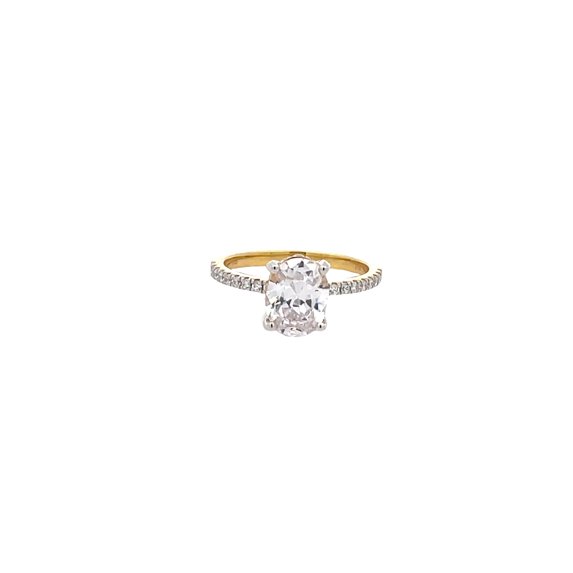 ARAIYA FINE JEWELRY 10K Yellow Gold Oval and Round-Shape Lab Grown Diamond Solitaire Engagement Ring (2 1/3 Cttw, D-F Color, VS1 Clarity) Size 6.5