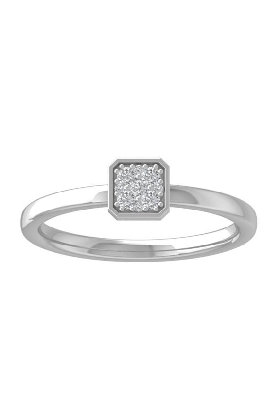 FINE JEWELRY Sterling Silver Round Cluster Diamond Engagement Ring (1/8 cttw, I2-I3 Clarity, I-J Color) Size 8.5