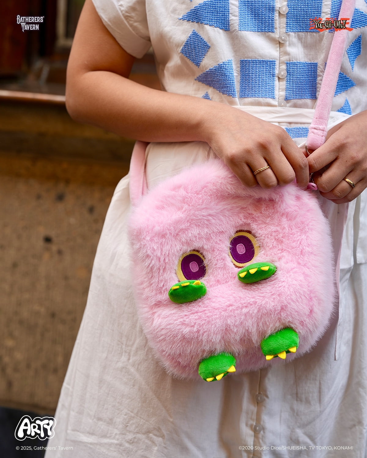 ARTY Yu-Gi-Oh! Kuribee ARTY Sling Crossbody Plush Bag – Official Licensed Gatherers’ Tavern Accessory