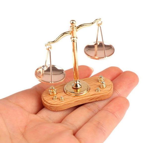 AUHomi 1PC Dollhouse Mini Balance Scales with 6 Weights, 1: 12 Scale Retro Mini Justice Scale Model, Science Toys for Dollhouse Scenes Cake Decoration