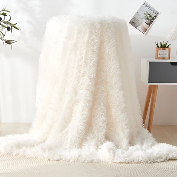 AUQ 2026 New Decorative Extra Soft Fuzzy Faux Fur Throw Blanket 31.5*47.24"Solid Reversible Long Hair Shaggy Blanket Fluffy Cozy Plush Comfy Microfiber Fur Blanket Throw