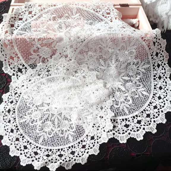 AUQ 2026 New Handmade Crochet Lace Doilies Vintage Round Placemats Snowflake Coasters Mini Doilies Table Placemats Doilies for Table Kitchen Wedding Decoration,Varied Sizes