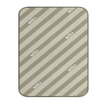 AUQ Ironing Board Cover,Compact 80 x 60 cm Size Ironing Mat for a Secure Fit,Heat-Resistant Silver Fabric Ironing Board Cover and Pad,Green