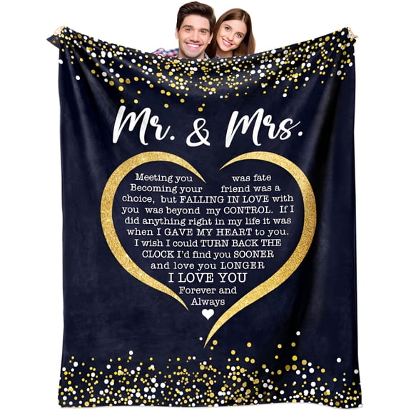 AUQ Mr and Mrs Gifts, Bridal Shower Gifts, Wedding Gifts for Newlyweds, Newly Engaged Gifts for Couple, Mr & Mrs Gifts, Engagement Gifts for Couples, for Couple Throw Blanket