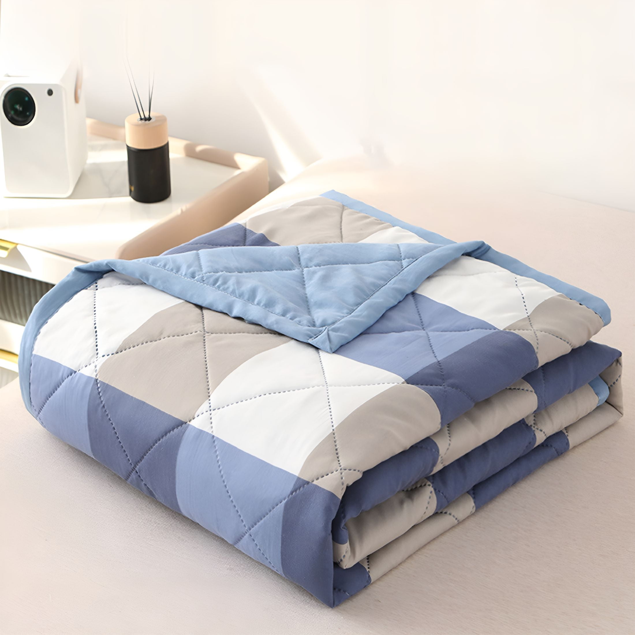 AUQ Sleeping King Size Aqua Blue,Thin Comforter,Lightweight Quilt for Summer,Ultra-Soft Microfiber Modern Style Quilted Clouds Pattern Bedspread