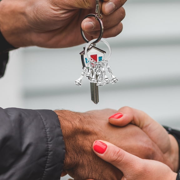 AURARMLET Retro Chess Piece Keychain Set, Zinc Alloy Chess Bag Accessory for Fans and Collectors, 1 Set