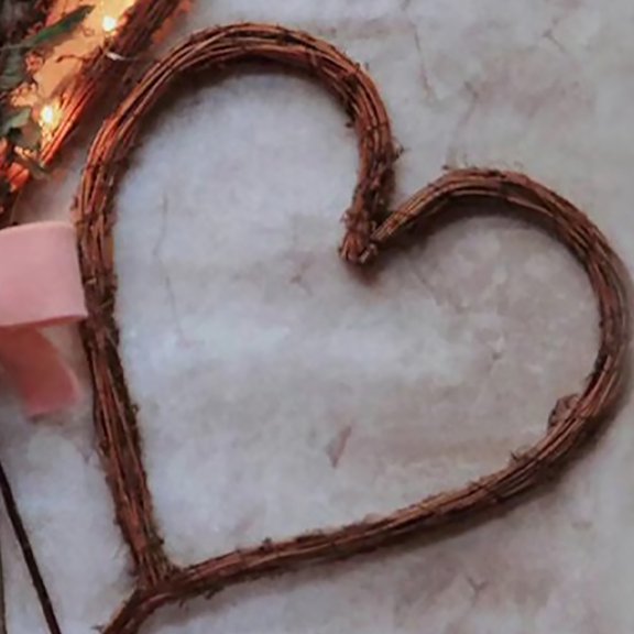 AURARMLET Heart Shaped Rattan Wreath with Handle Light Brown Natural Twig Garland for Home Decor