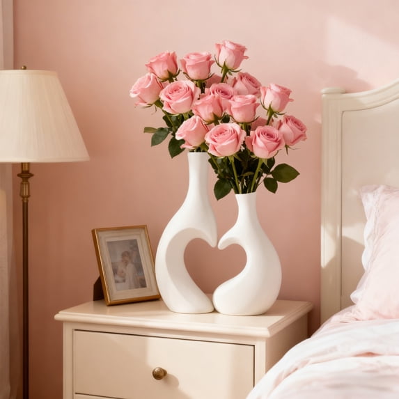 AURIGATE Non Fragile Heart Shaped Plastic Vase, Decorative Art Tabletop Decoration, Nordic Modern Boho ins Style Decorative Ceramic Aesthetic Flower Vase for Your Bedroom, Office, Living Room