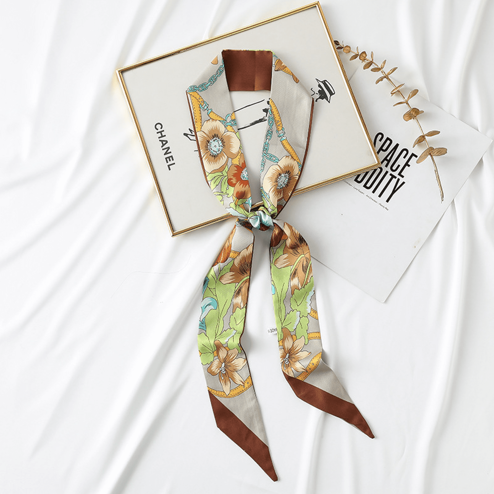 YIUWLMN 2Pcs Silk Scarf Buckle, Small Square Scarf Buckle,Scarf buckle  ring, Decorations for Scarves, Shawls and Clothes