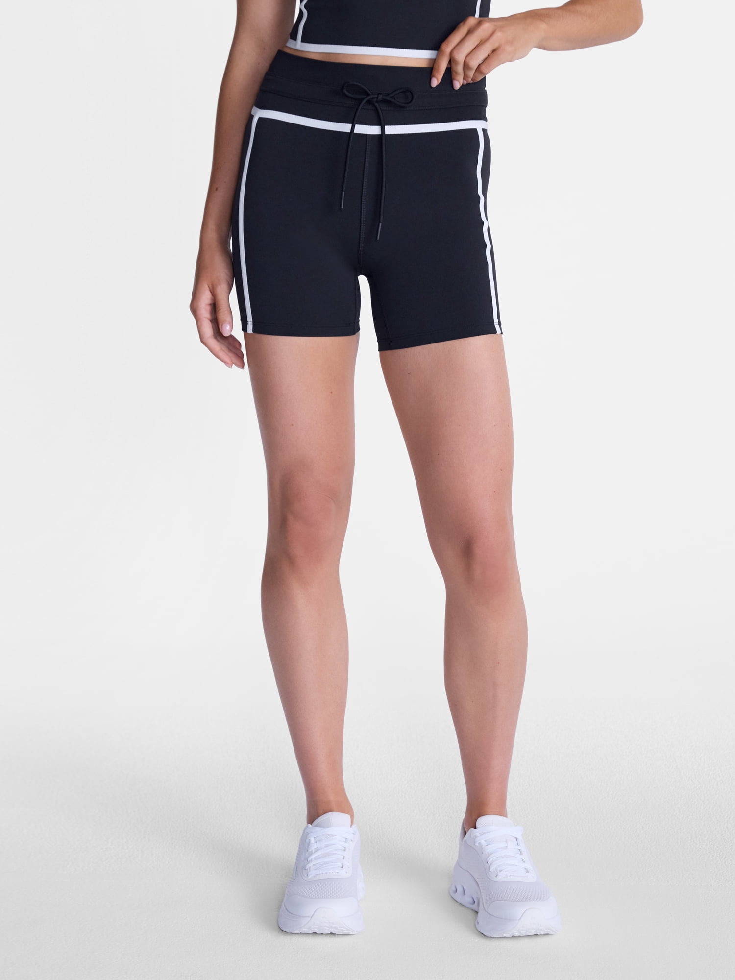 Avia Women's and Women's Plus SoftSculpt Tipped Bike Shorts, 5" Inseam, Sizes XS-4X