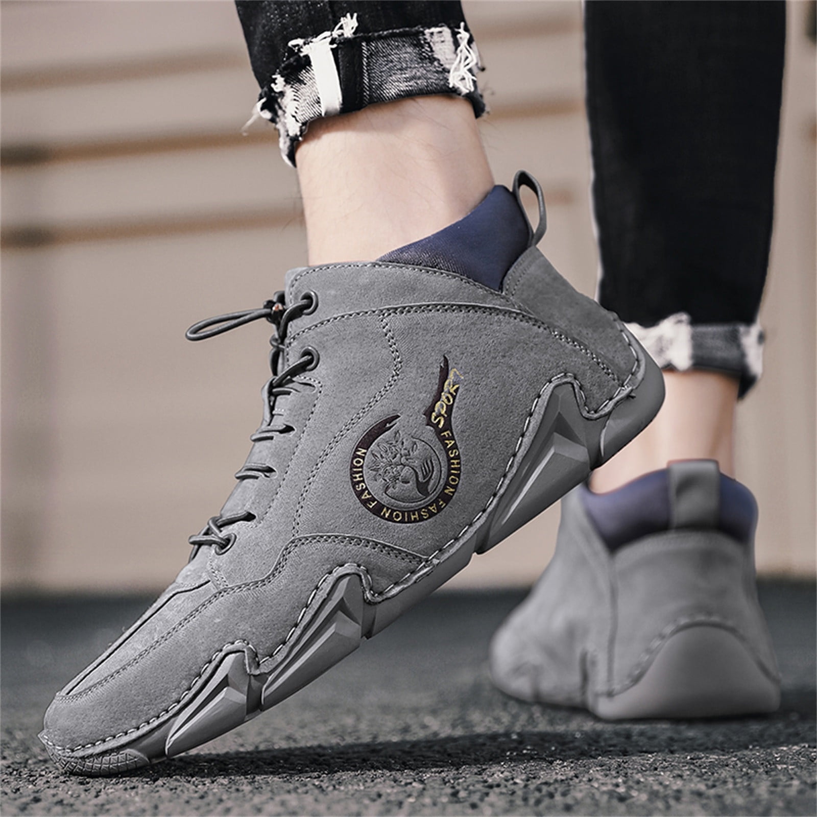 Grey Suede Low Top Sneakers with Black Skinny Jeans Outfits For Men (6  ideas & outfits) | Lookastic