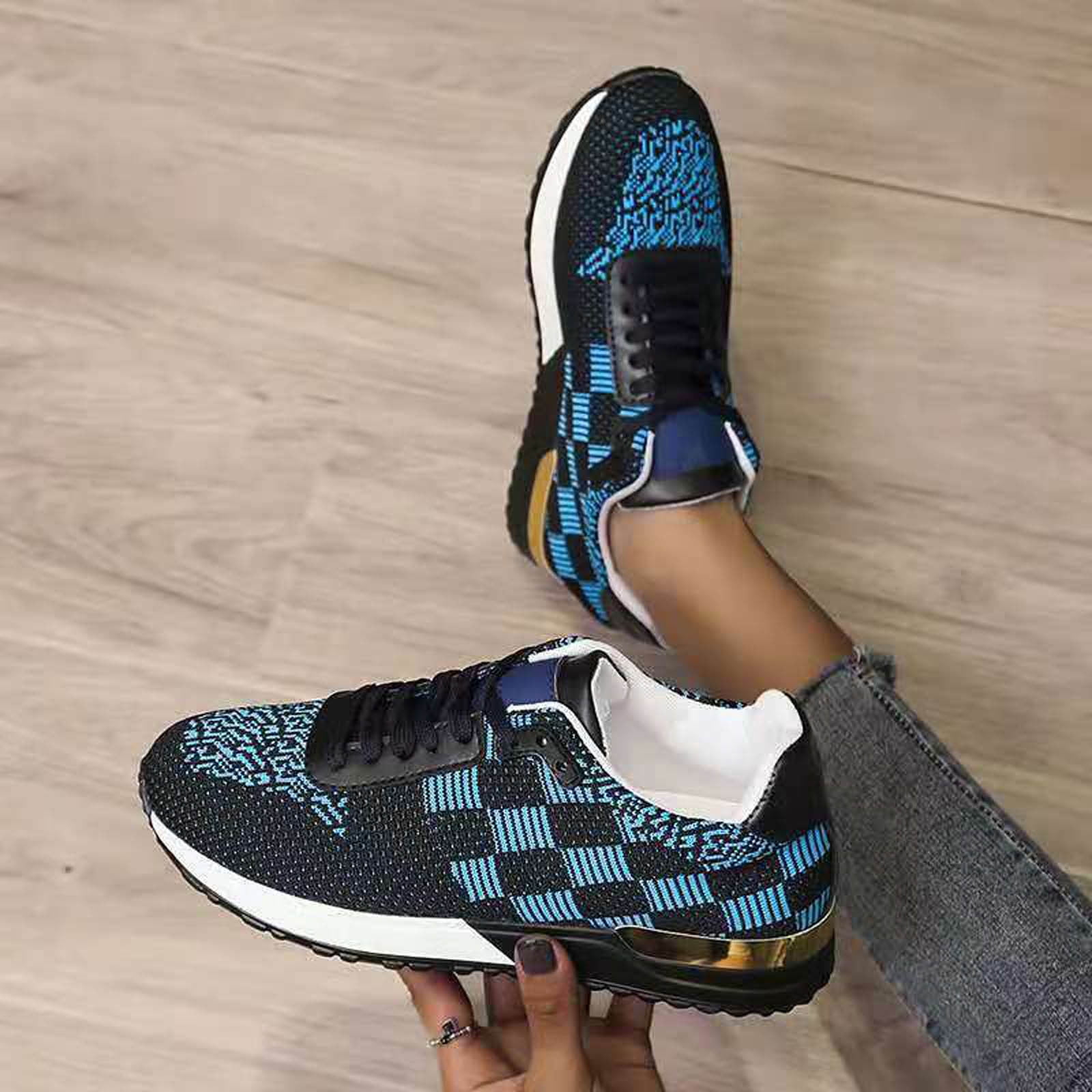 LOUIS VUITTON Run Away Sneaker Blue. Size 7.5