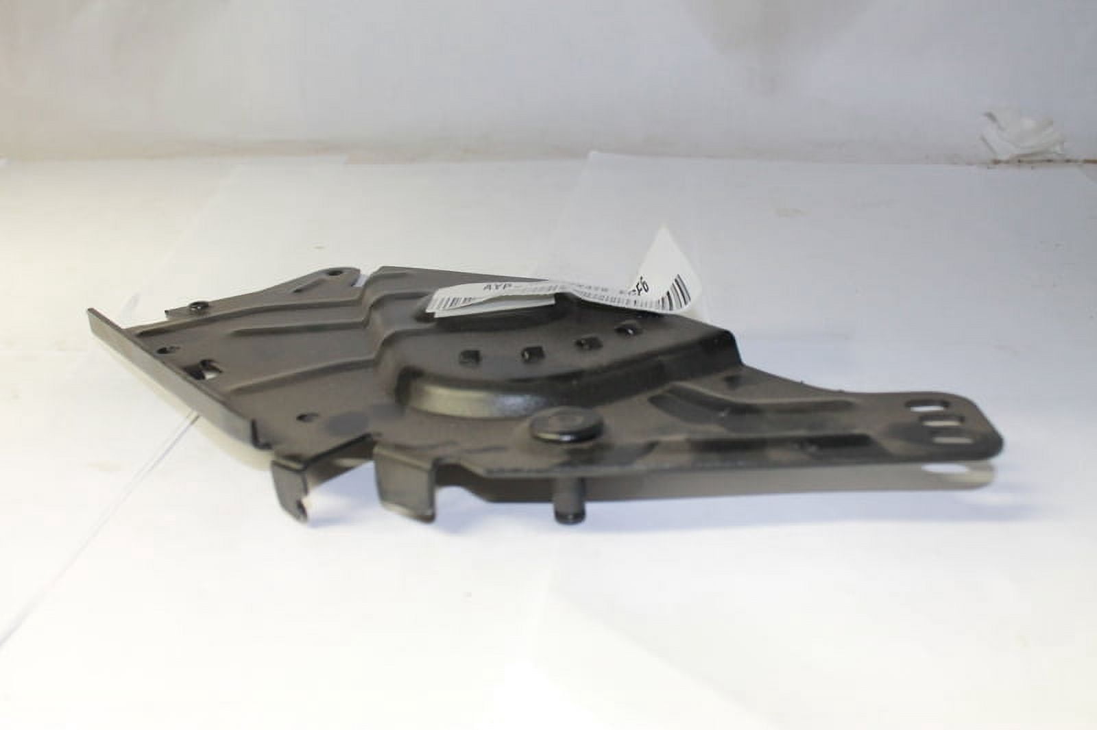 AYP-186213X479 BRKT.ASM.3P.HDL.RT American Yard Products Lawnmower Parts