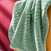 AYktou 30×14 Inch Velvet Bath Towel, Soft Double-Sided Plush Quick Drying Towels Solid Color Absorbent Towels, Multipurpose Dry Hair Towel for Bath Fitness Shower Sports Yoga Towel, Green