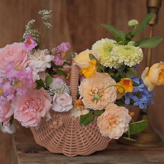 AYktou Rattan Woven Flower Baskets, 5.7×6.7 Inch Hand-Woven Small Storage Baskets Wicker Spring Bouquet Floral Basket Gift for Easter Egg-Hunting Valentine's Day Bouquet Wedding Flower Arrangement