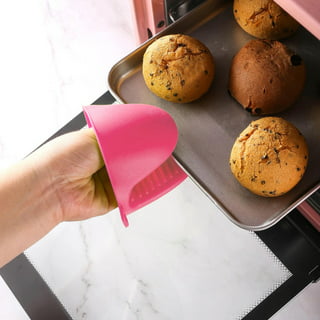 https://i5.walmartimages.com/seo/AZZAKVG-Kitchen-Silicone-Cooking-Pinch-Grips-Oven-Finger-Protector-Pot-Holder-For-Kitchen-Cooking-Baking-Bbq-Heat-Gloves_4008ce29-7ba6-4a75-b968-07f163b11cb8.16ab01053f8796fc578d458e2ca38dfb.jpeg?odnHeight=320&odnWidth=320&odnBg=FFFFFF