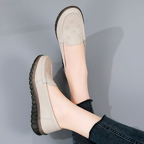 Aayomet Casual Dress Shoes for Women for Work New Cowhide Mother Shoes Breathable Soft Bottom Female Large Yards Of Shoes Flat,Beige 7