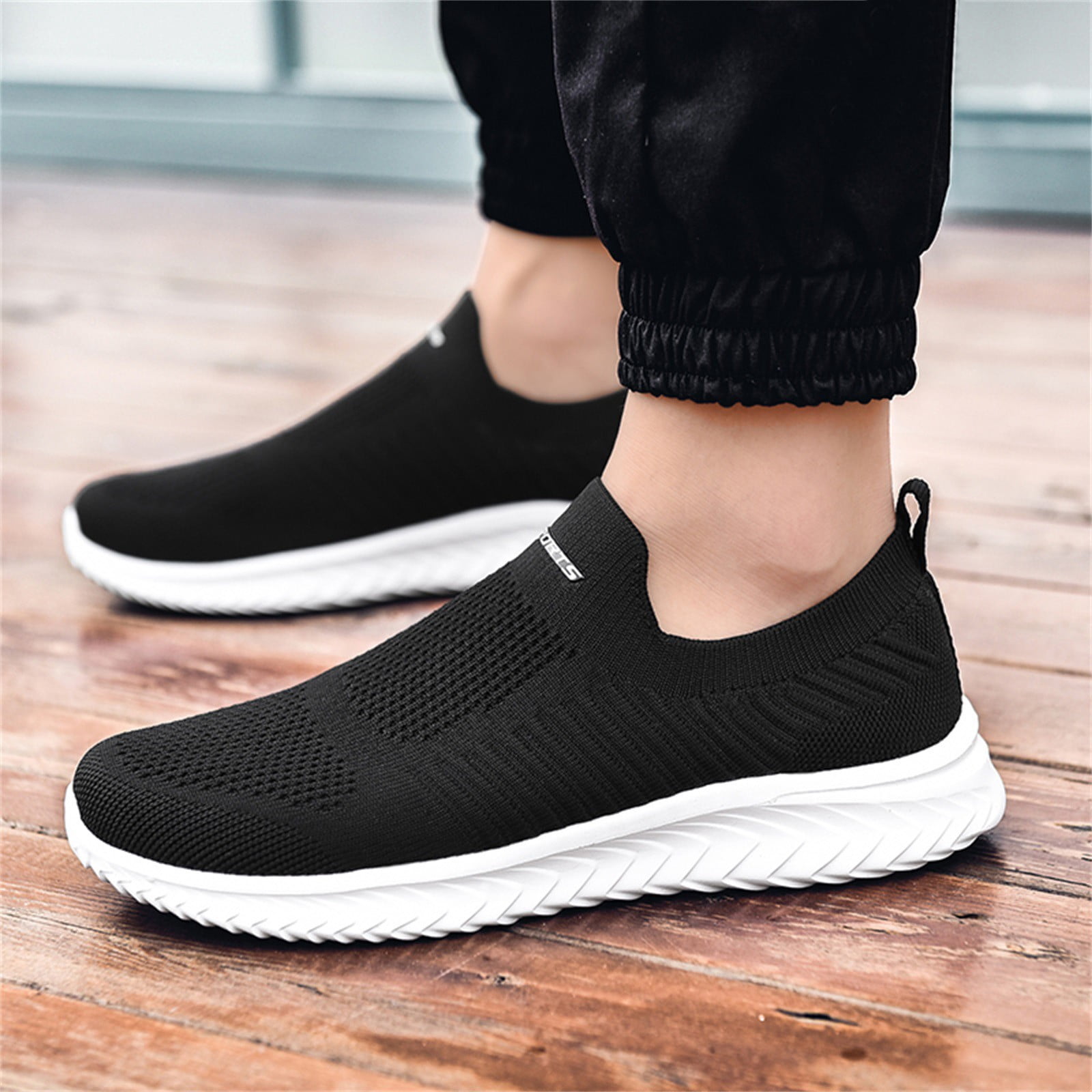 Men's Breathable Fly Knit Casual Footwear Mesh Classic Sneakers main image 0