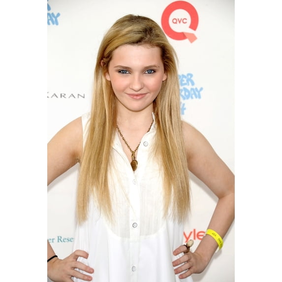 Abigail Breslin In Attendance For Super Saturday 14 To Benefit Ovarian Cancer Research Fund Nova'S Ark Project