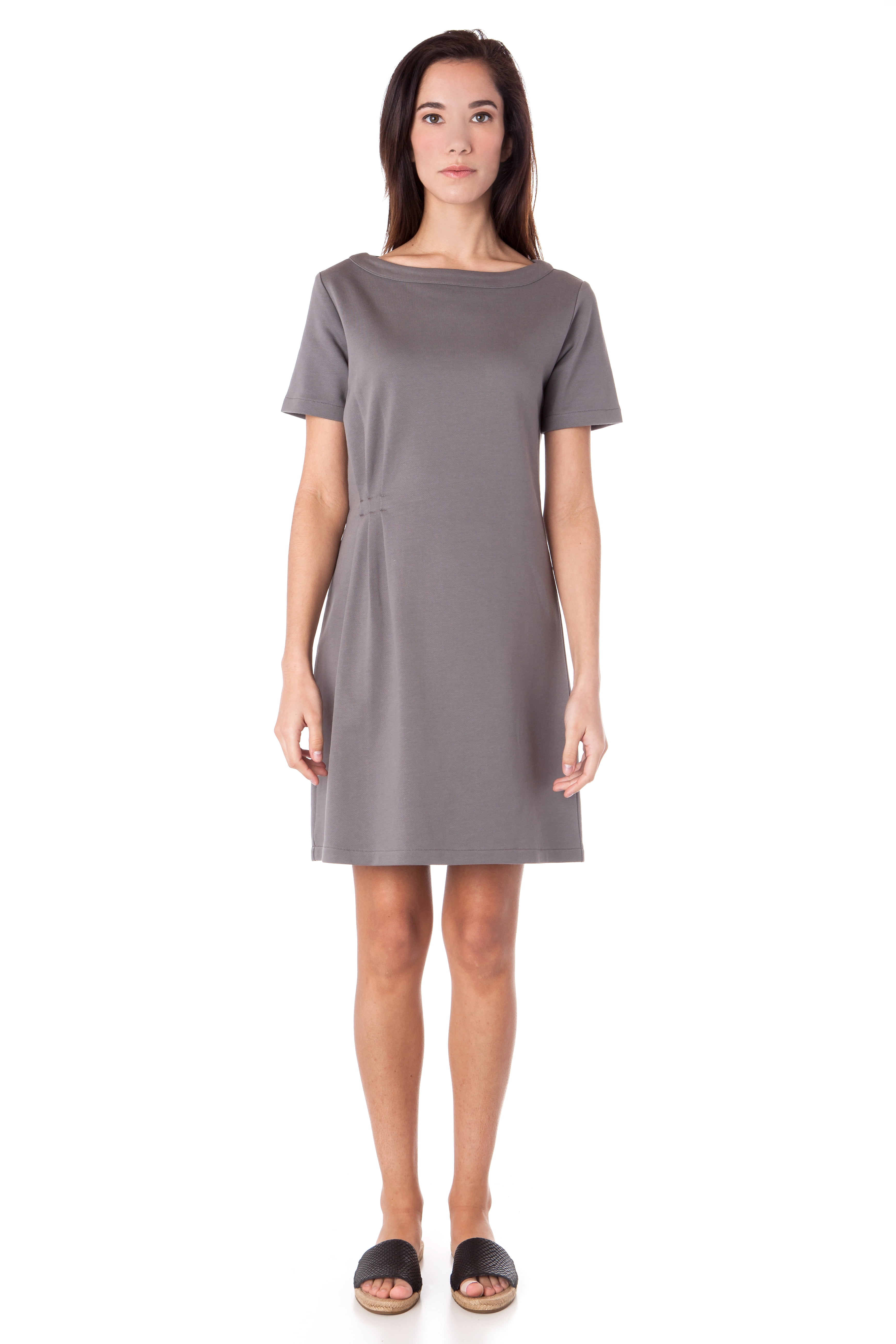 Sleeveless below knee length lined dress