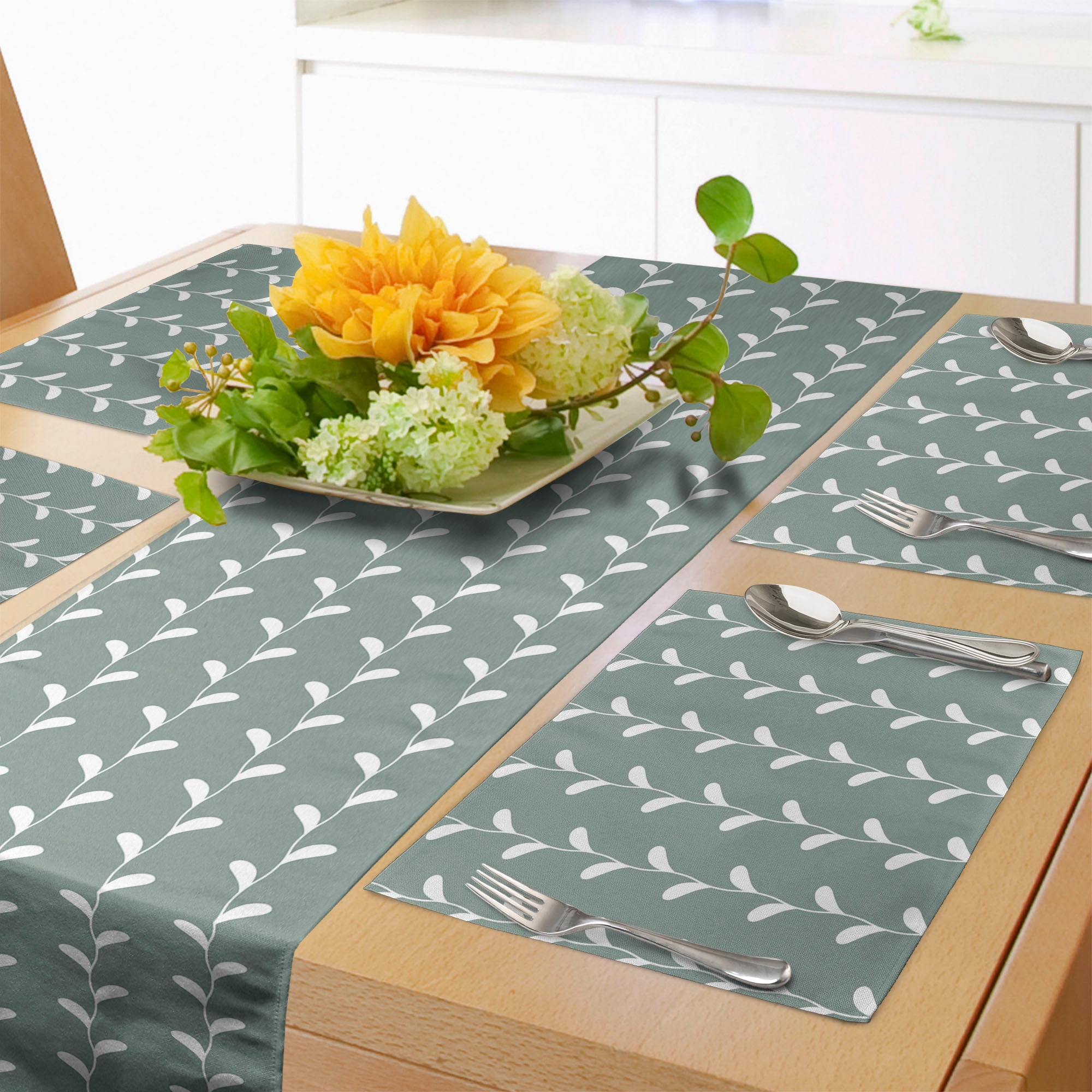 Abstract Table Runner & Placemats, Vintage Classic Wavy Branches with