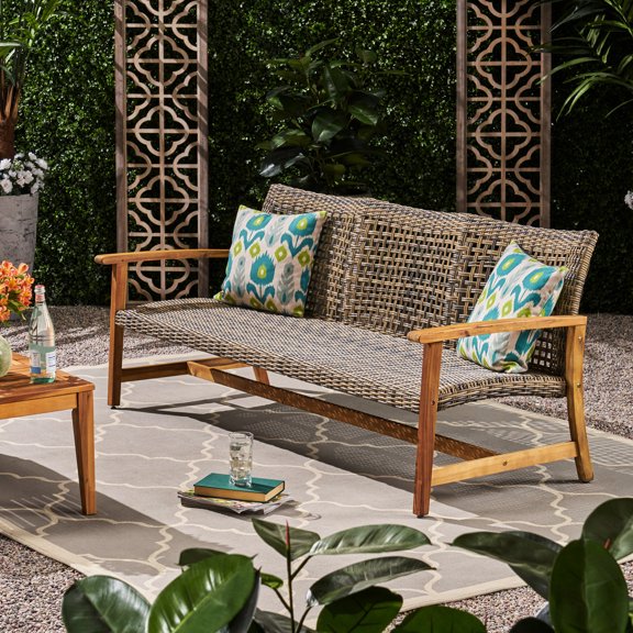 Acacia Wood with Finish / Backyard Barbecue / Spacious Seating