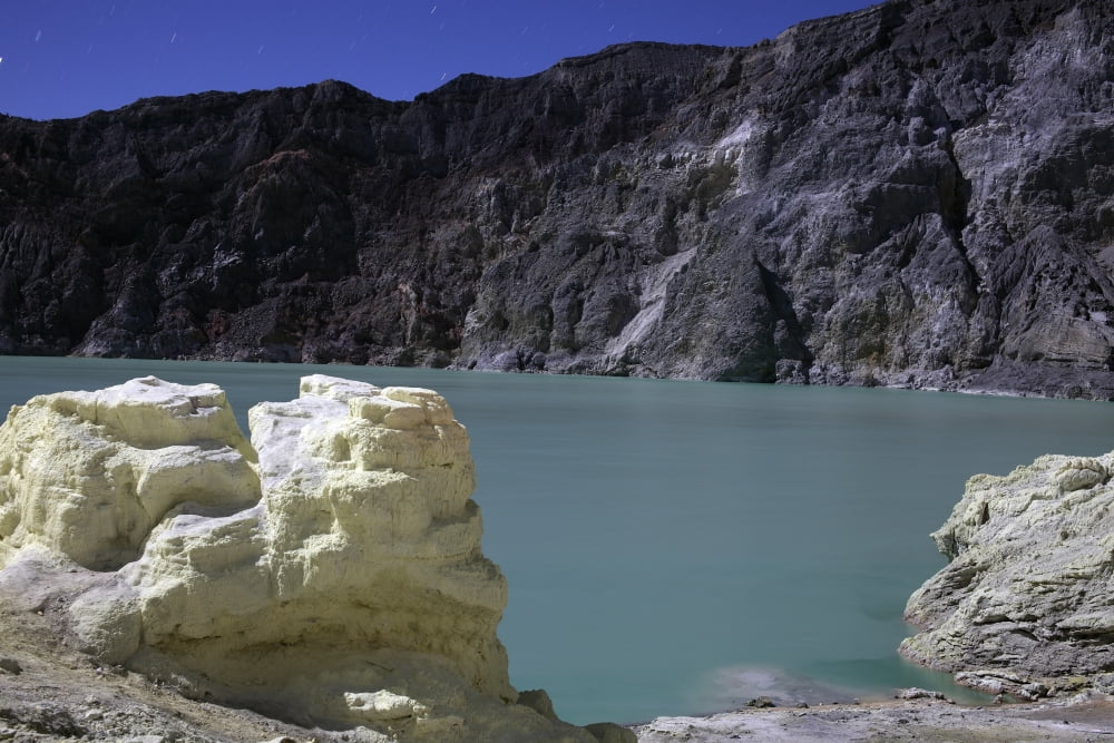 Acidic crater lake on Kawah Ijen Volcano Java Indonesia Canvas Art - Richard RoscoeStocktrek Images (18 x 12)