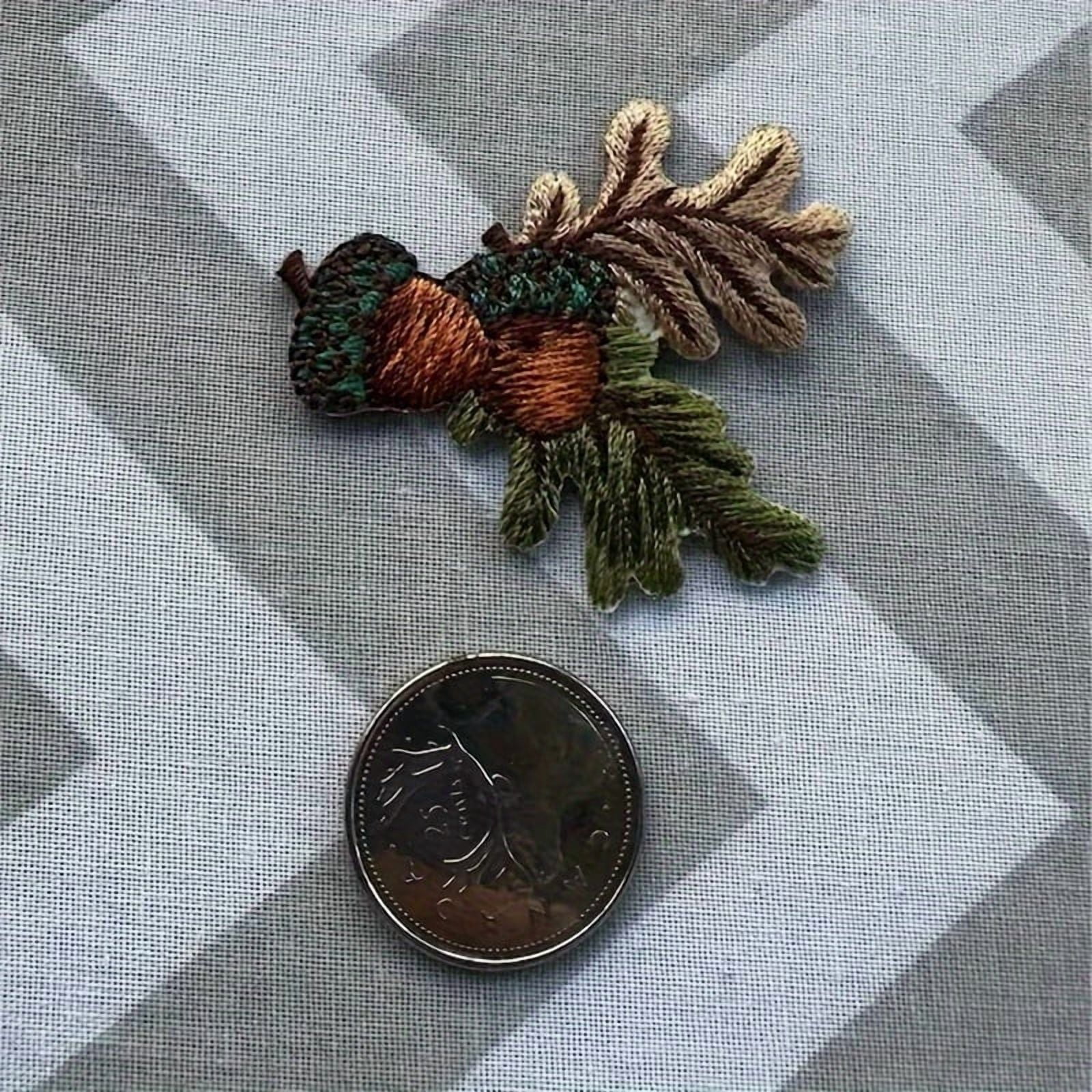 Acorn & Oak Leaves Embroidered Patch - Casual Style Iron-On Sew-on Applique for Clothing - Light Brown Mesh Weave Badge