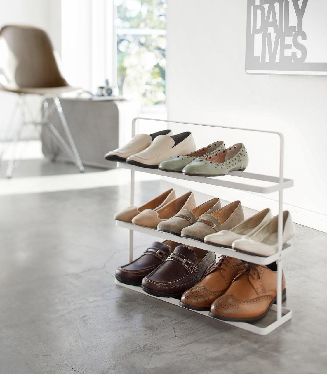 Acrylic Design Art White Metal Shoe Rack Hand Welded Shoe Storage for ...