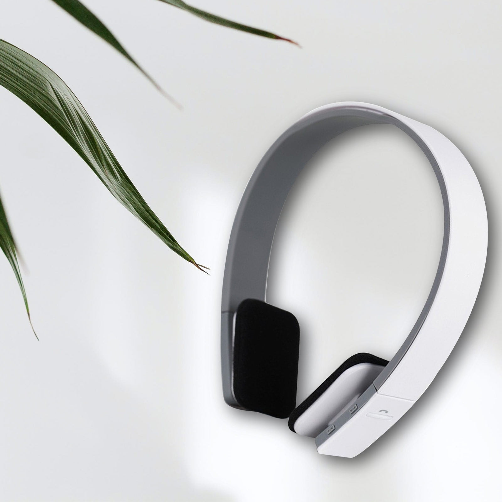 Active Noise Cancelling Headphones Bluetooth Headphones Wireless Headphones Over Ear with Microphone Deep Bass, Comfortable Protein Earpads, 30 Hours Playtime for Travel/Work - White