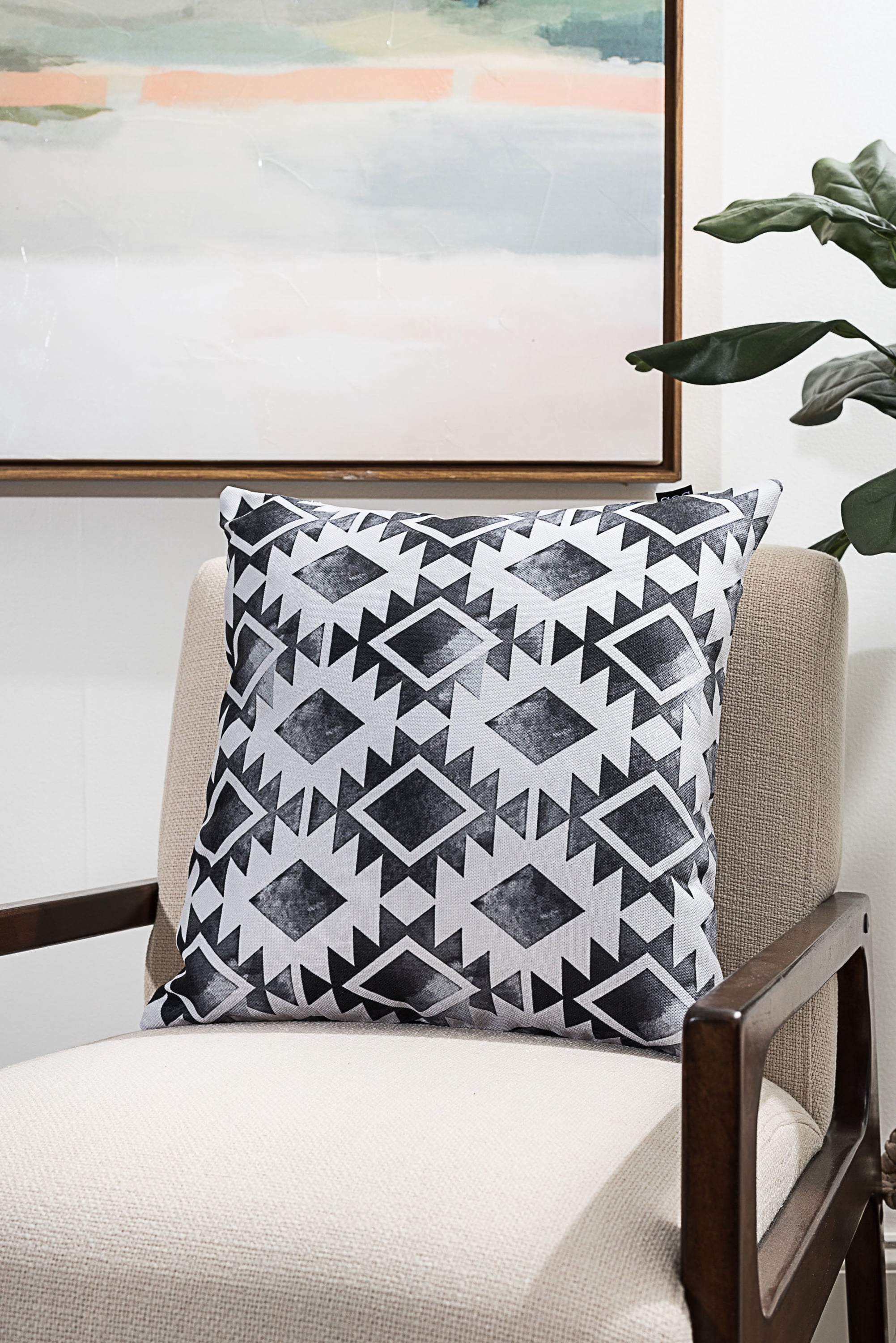 Ada Home Decor Diamonds Contemporary Pillow