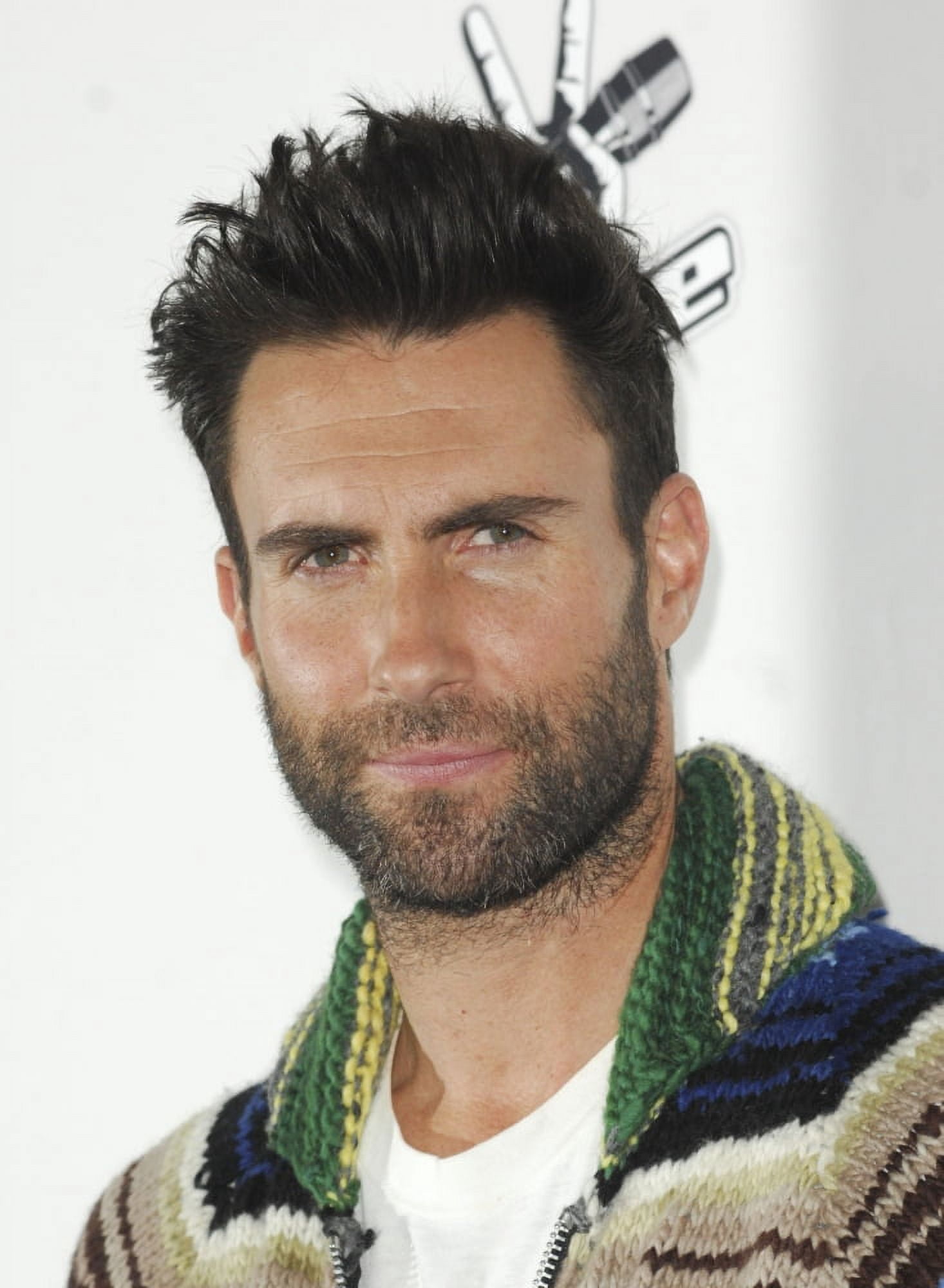 Adam Levine At Arrivals For The Voice Season 7 Red Carpet Photo Op Canvas Art - (16 x 20)