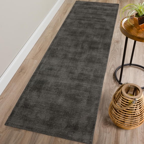 Addison Garrett Solid Pewter 2鈥?" x 7鈥?" Runner Rug