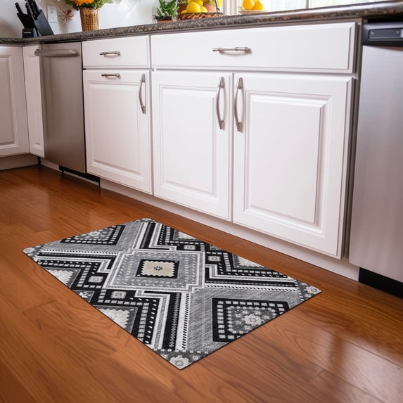 Addison Rugs Chantille Indoor/Outdoor Transitional Geometric, Abstract Black Washable Rectangle Rug, 1'8" x 2'6"