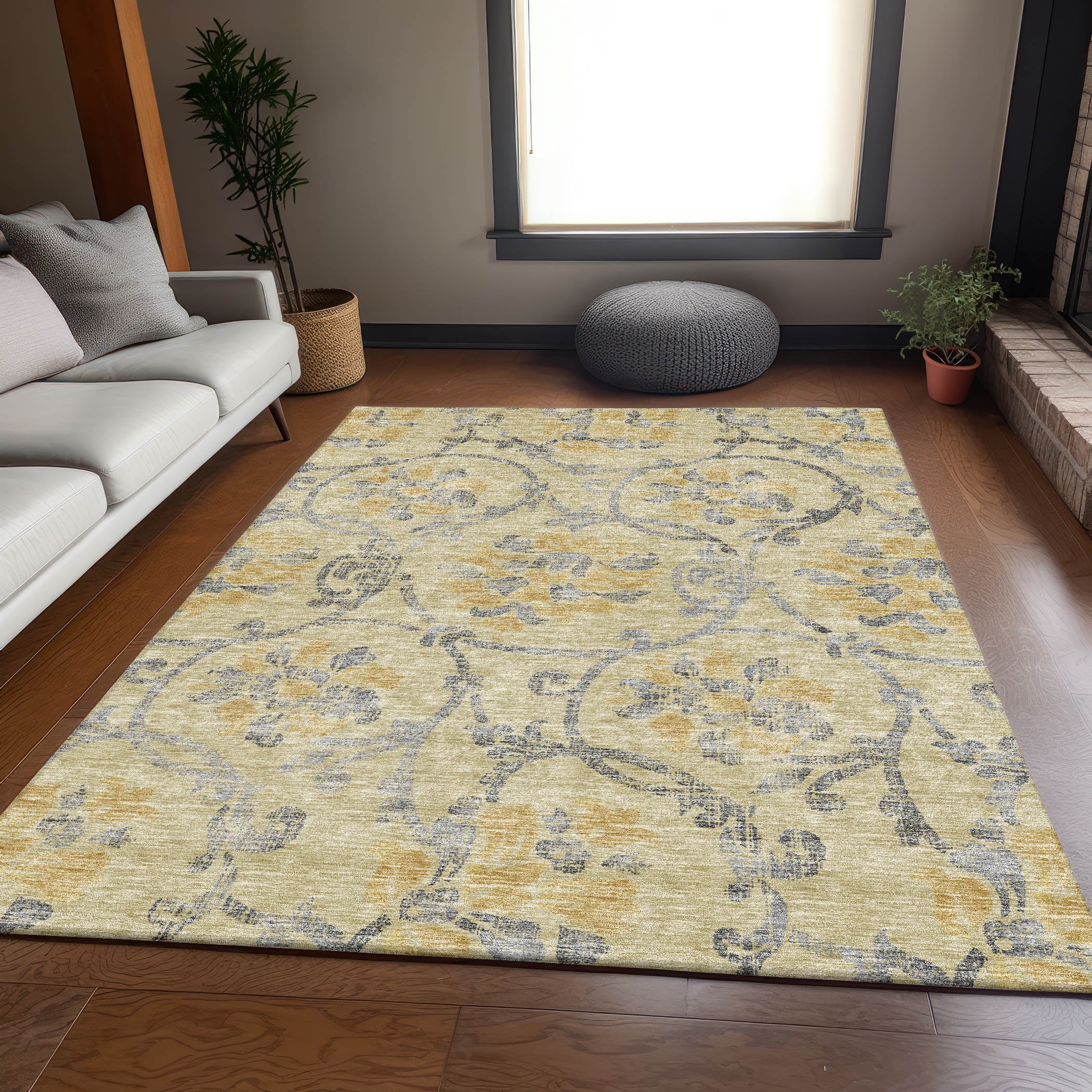 Gold and Gray Floral Synthetic Indoor/Outdoor Rug 2'6" x 3'10"